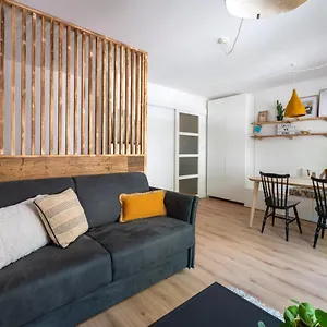 https://cosy-appartement-plein-centre-proche-lac-parking-gratuit.hotels-rhonealpes.com