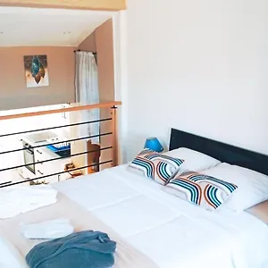 https://port-et-plage-de-a-350m-type-2-avec-terrasse-et-parking.fr-provencehotel.com